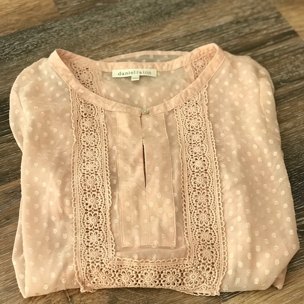 Daniel rainn top- Beautiful blush pink/peach SZ MD